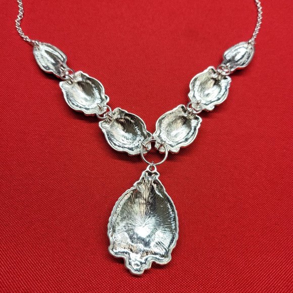 Icon Collection Silver Tone Necklace & Earrings Jewelry Set - Picture 12 of 12